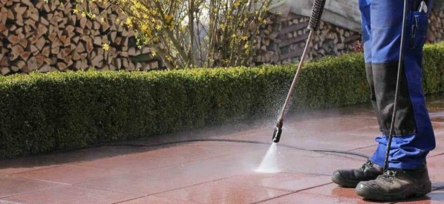 Five Reasons Your House Could Benefit From Exterior Cleaning Services
